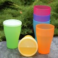 Kubki 6x500 ml plastikowe wysokie z pokrywką bez BPA napoje gorące i zimne