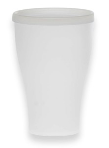 Kubek plastikowy z pokrywką  500 ml 